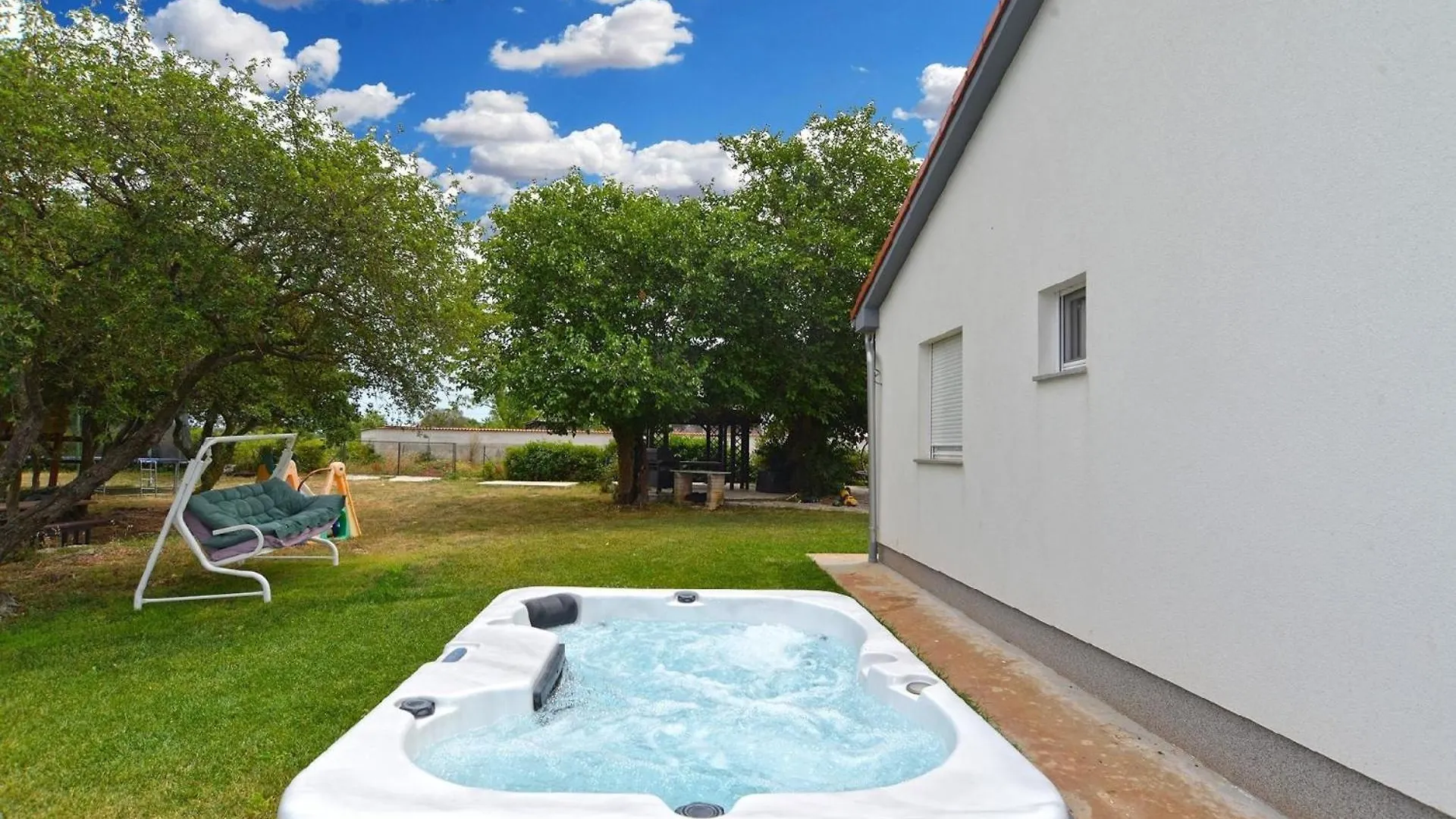 Ferienhaus Mit Privatpool Fuer 6 Personen Ca 85 Qm In Pula, Istrien Istrische Riviera